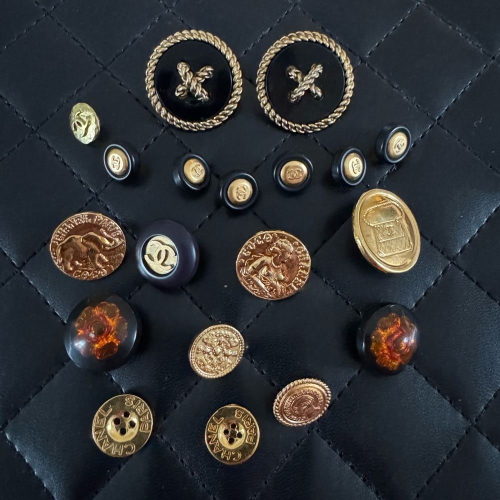 19 Authentic CHANEL Vintage Replacement Buttons